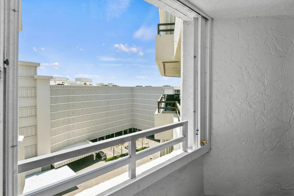3560 S Ocean Boulevard #907 South Palm Beach, FL 33480