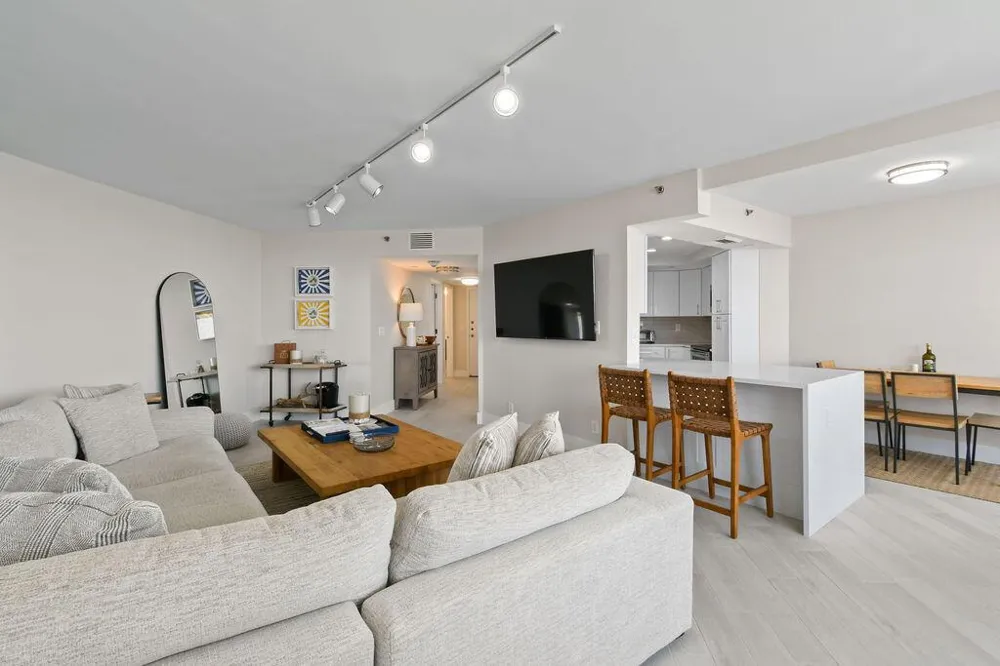 3560 S Ocean Boulevard #907 South Palm Beach, FL 33480
