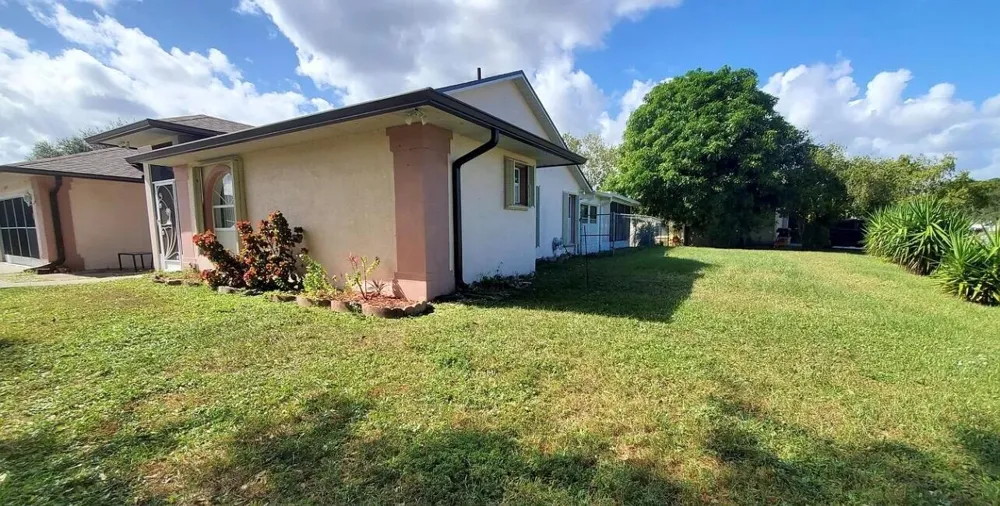 3004 SE Suntan Court Court SE Palm Bay, FL 32909