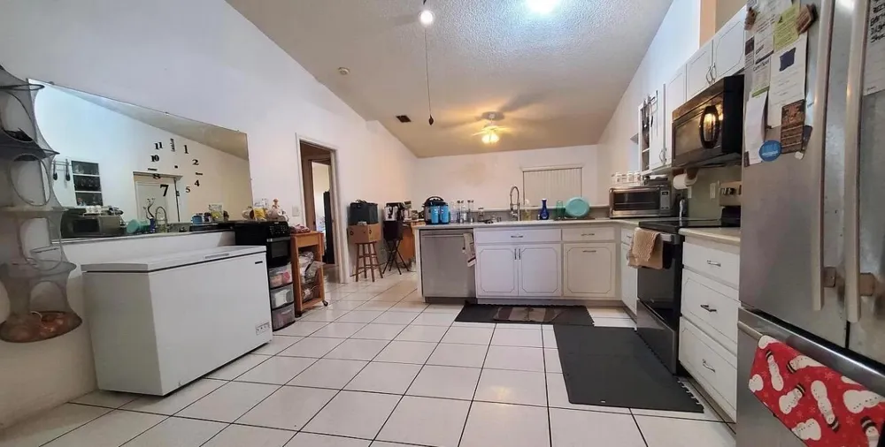 3004 SE Suntan Court Court SE Palm Bay, FL 32909