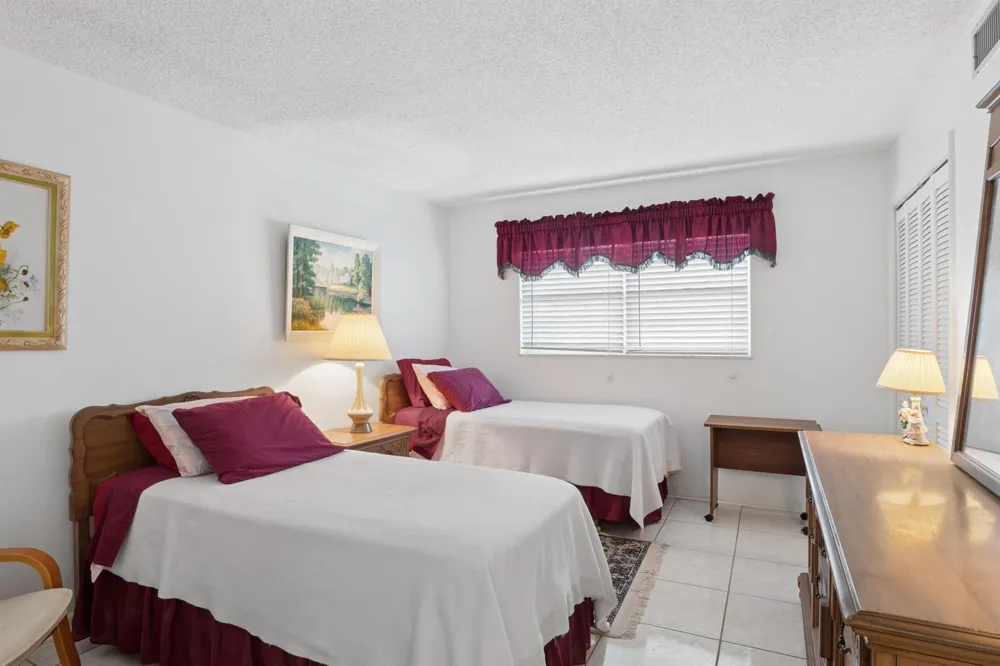 250 John F Kennedy Drive #202 Atlantis, FL 33462