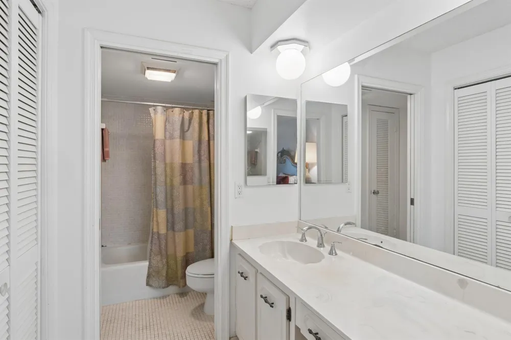 250 John F Kennedy Drive #202 Atlantis, FL 33462