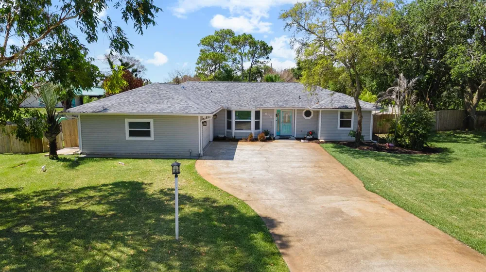 698 Fischer Drive Sebastian, FL 32958
