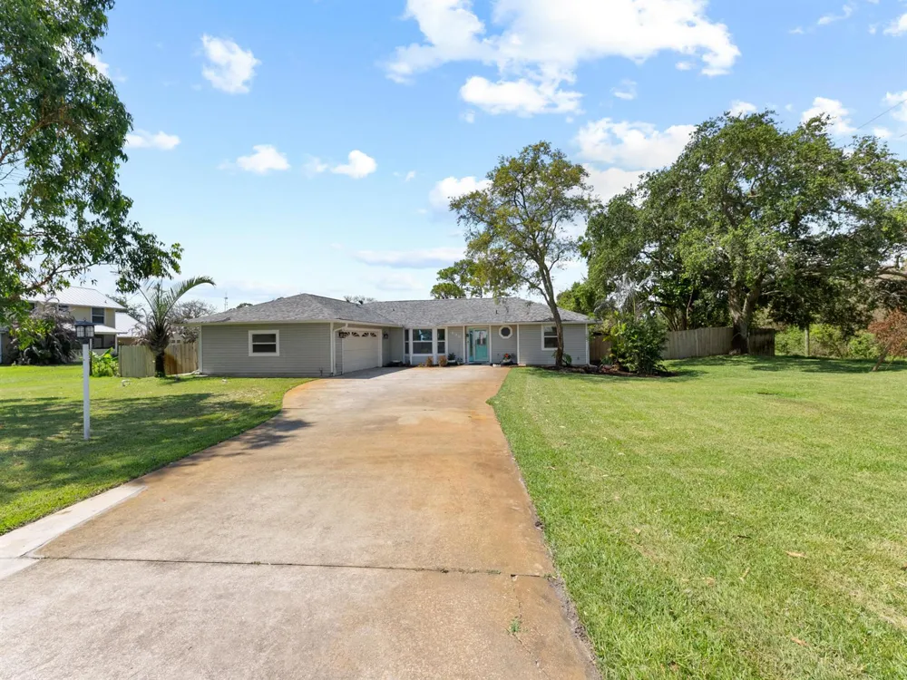 698 Fischer Drive Sebastian, FL 32958