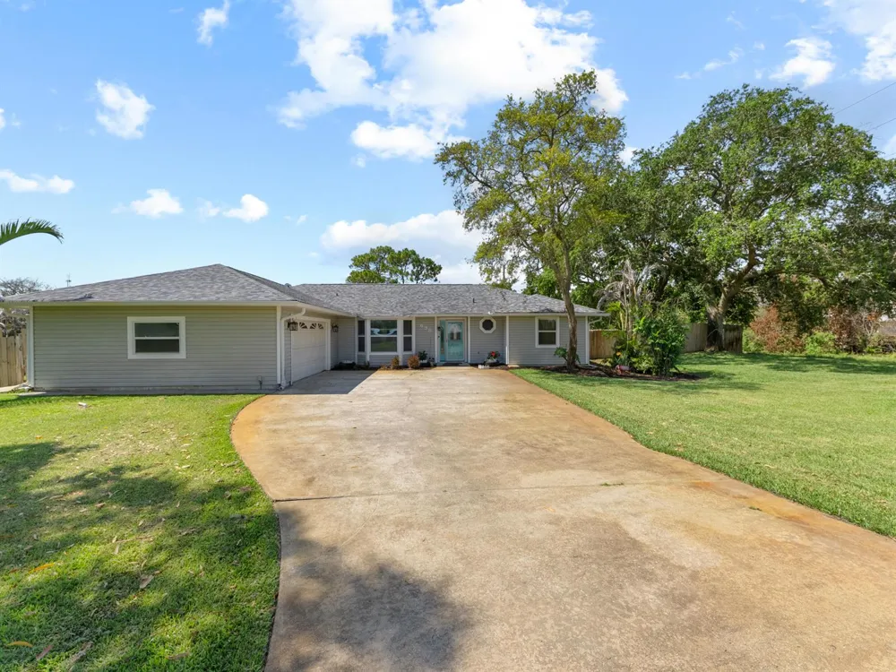 698 Fischer Drive Sebastian, FL 32958