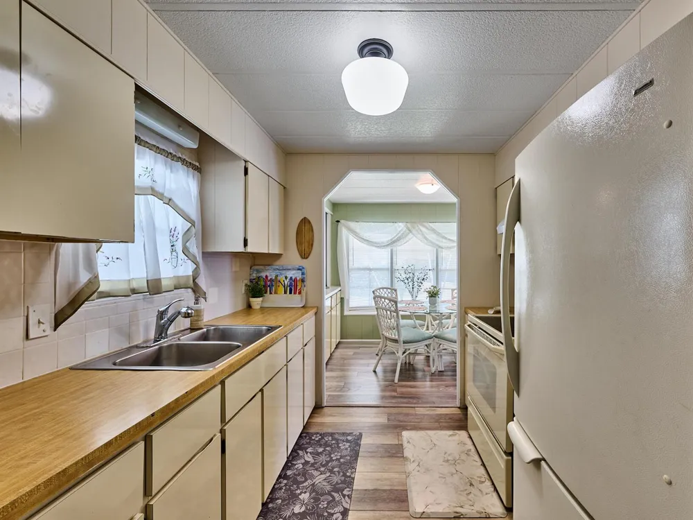 6977 SE Delegate Street Hobe Sound, FL 33455