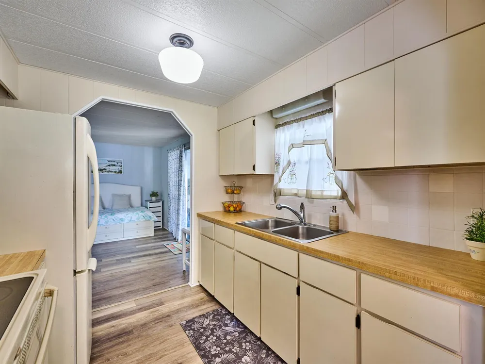 6977 SE Delegate Street Hobe Sound, FL 33455