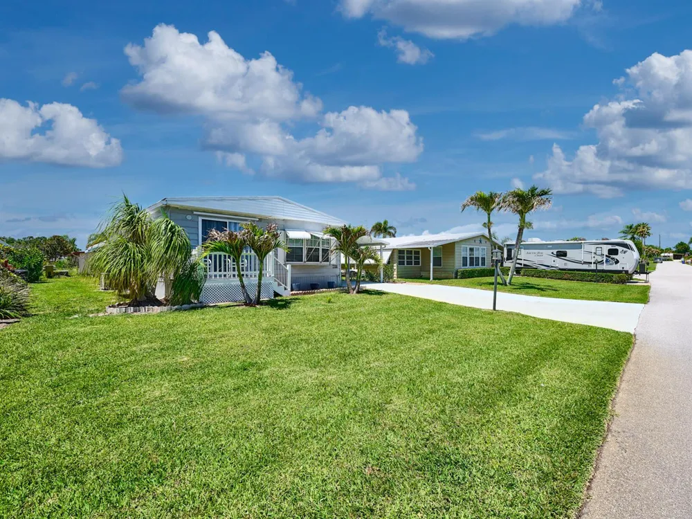 6977 SE Delegate Street Hobe Sound, FL 33455