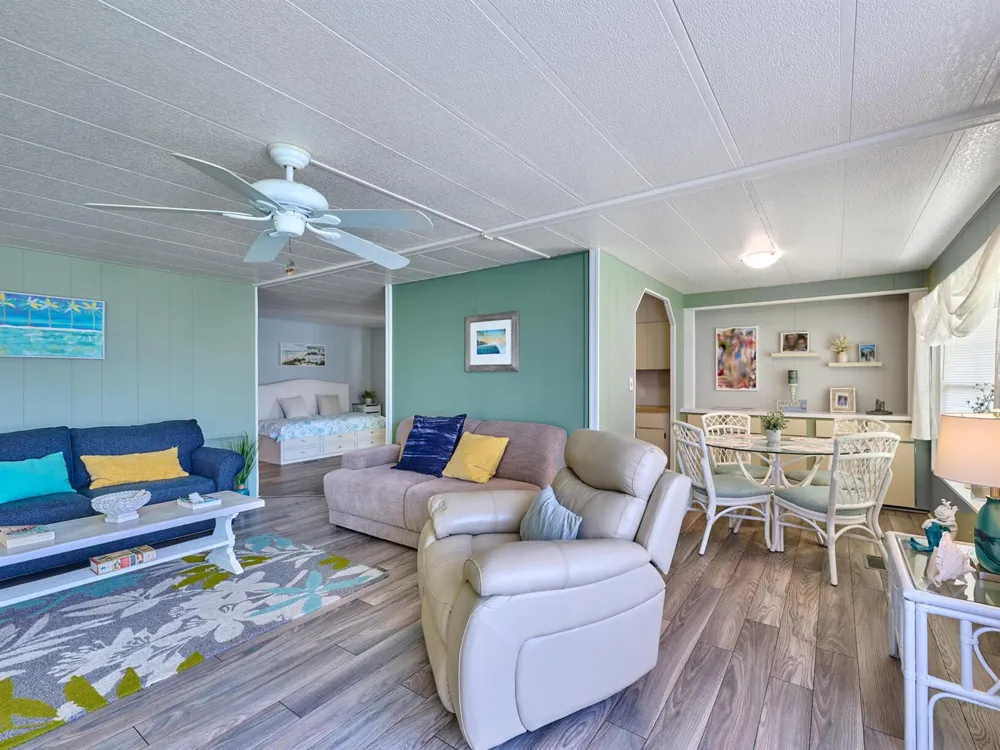 6977 SE Delegate Street Hobe Sound, FL 33455