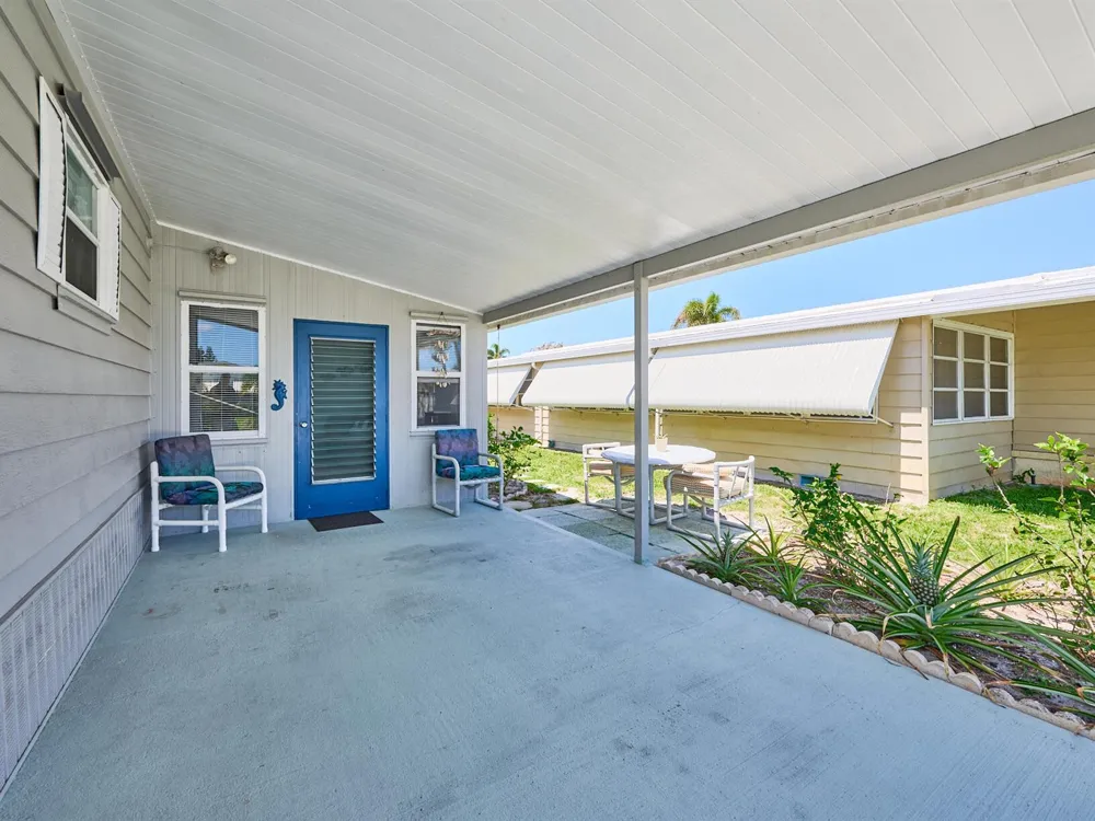 6977 SE Delegate Street Hobe Sound, FL 33455