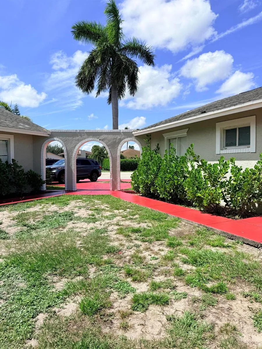 12420 Peconic Court #12424 Wellington, FL 33414
