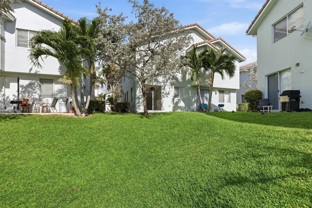 3068 Laurel Ridge Circle Riviera Beach, FL 33404