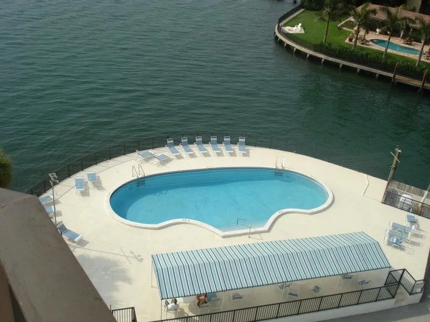 11930 Bayshore Drive #706 North Miami, FL 33181