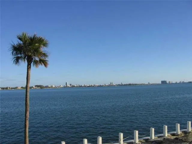 11930 Bayshore Drive #706 North Miami, FL 33181