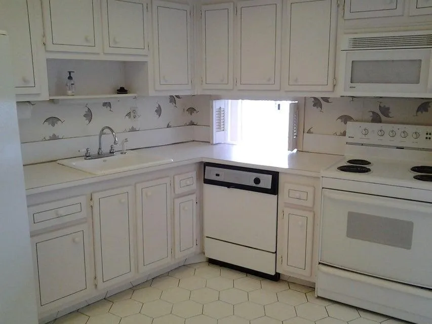 11930 Bayshore Drive #706 North Miami, FL 33181