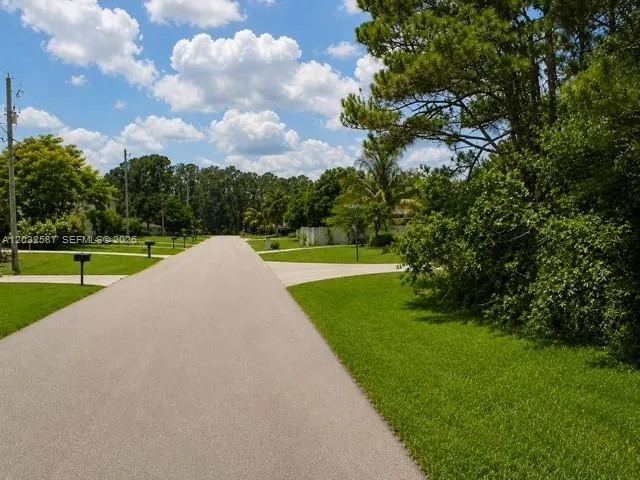 1585 SW Mullinax Ave Port St. Lucie, FL 34953