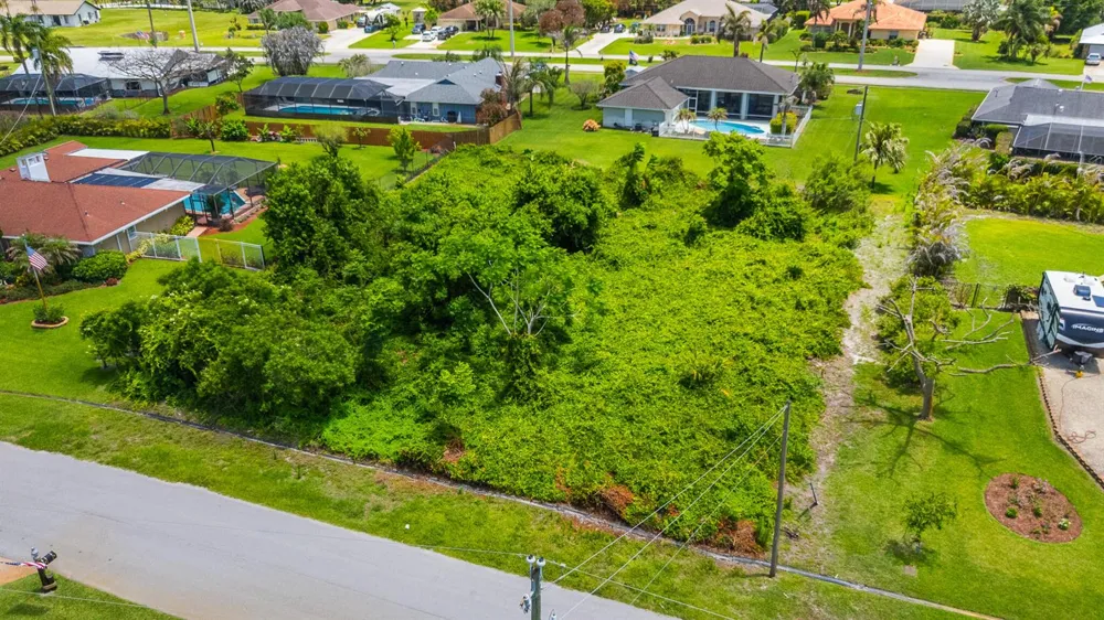 2012 SE Giffen Avenue Port St. Lucie, FL 34952