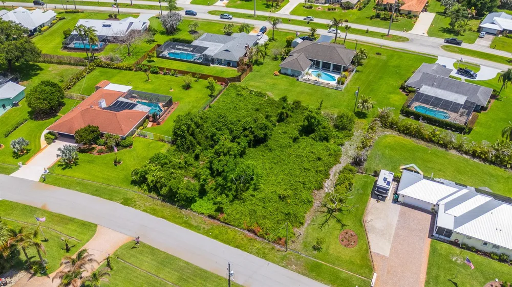 2012 SE Giffen Avenue Port St. Lucie, FL 34952