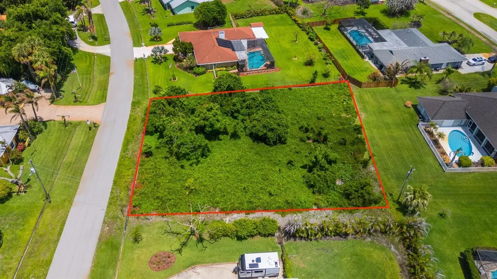 2012 SE Giffen Avenue Port St. Lucie, FL 34952