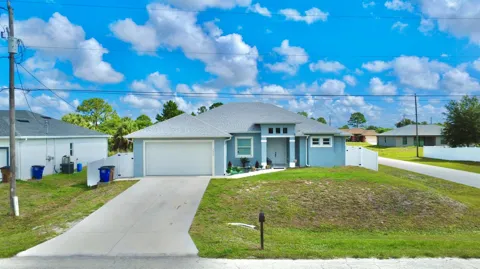 3900 SW 21st St Street SW