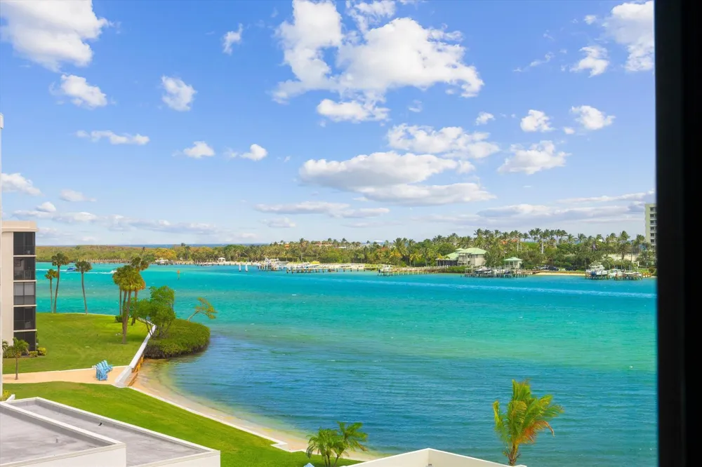 19800 S Sandpointe Bay Drive #510 Tequesta, FL 33469
