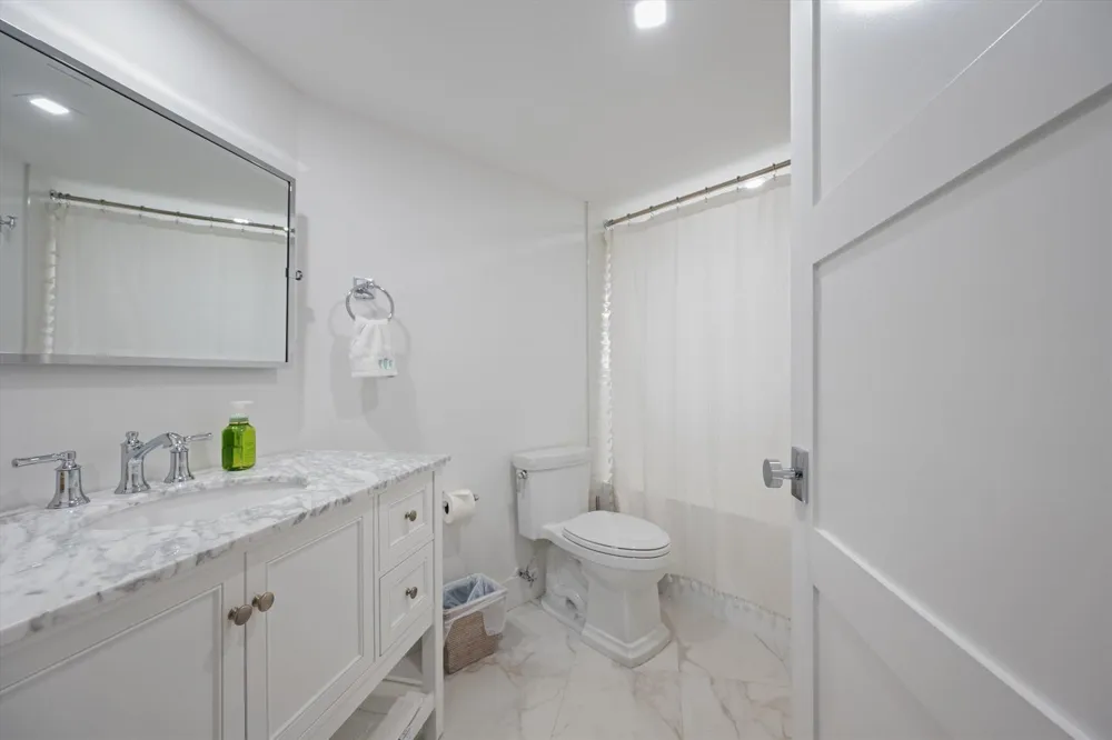19800 S Sandpointe Bay Drive #510 Tequesta, FL 33469