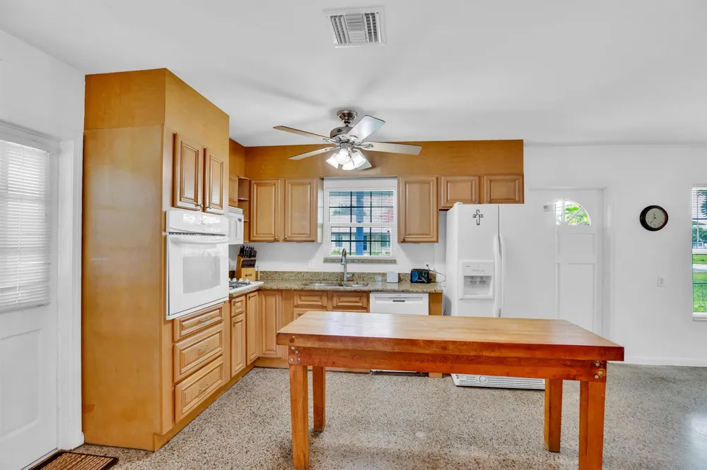 1425 20th Avenue Vero Beach, FL 32960