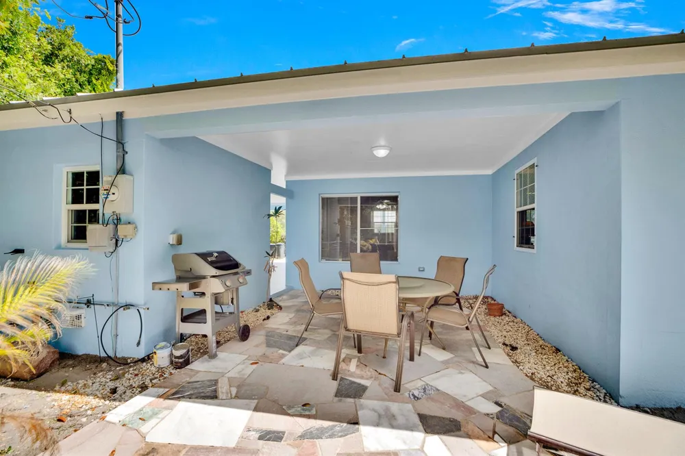1425 20th Avenue Vero Beach, FL 32960