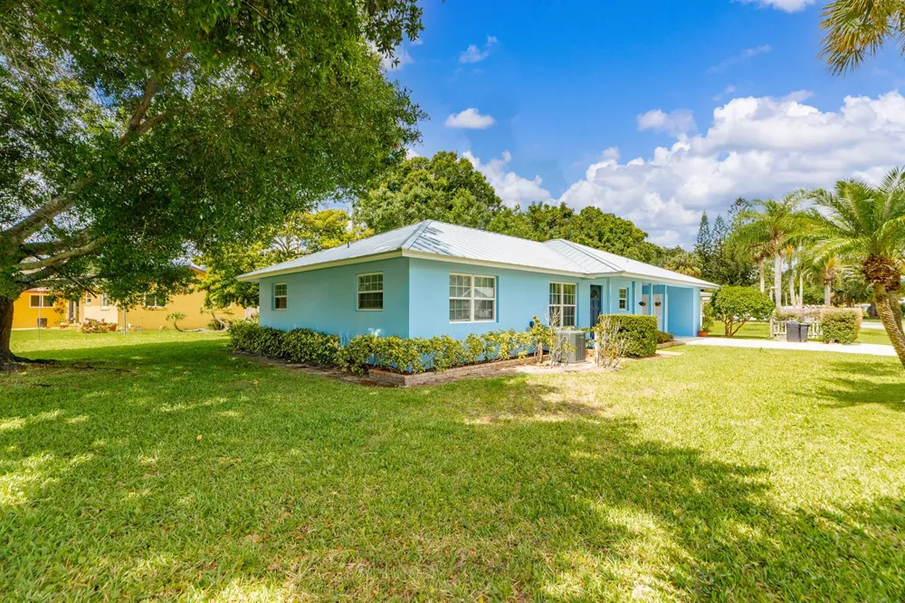 1425 20th Avenue Vero Beach, FL 32960