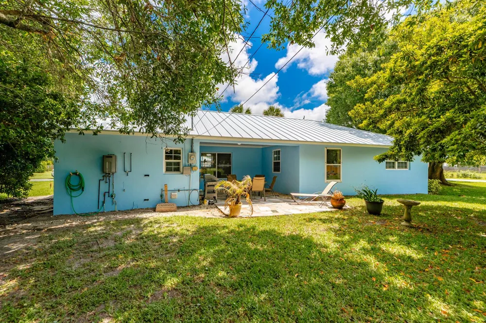 1425 20th Avenue Vero Beach, FL 32960
