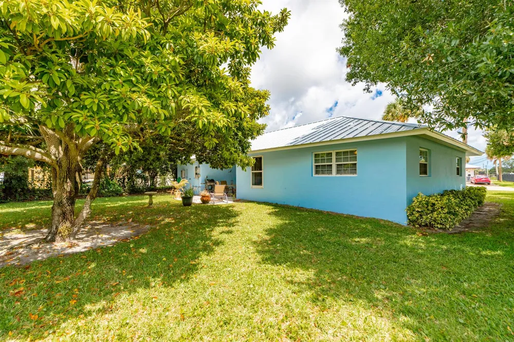 1425 20th Avenue Vero Beach, FL 32960