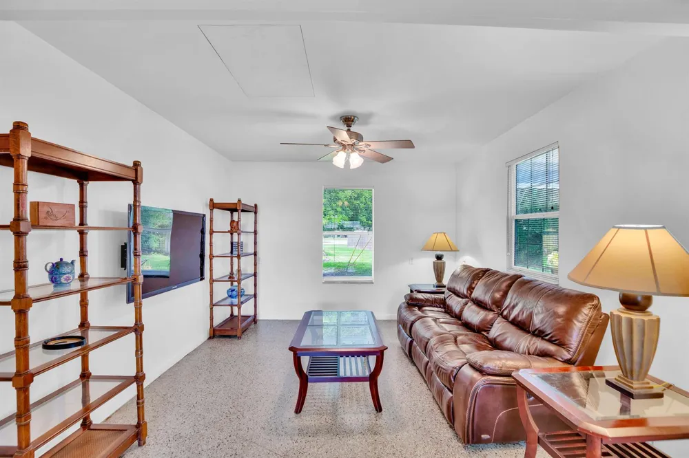 1425 20th Avenue Vero Beach, FL 32960