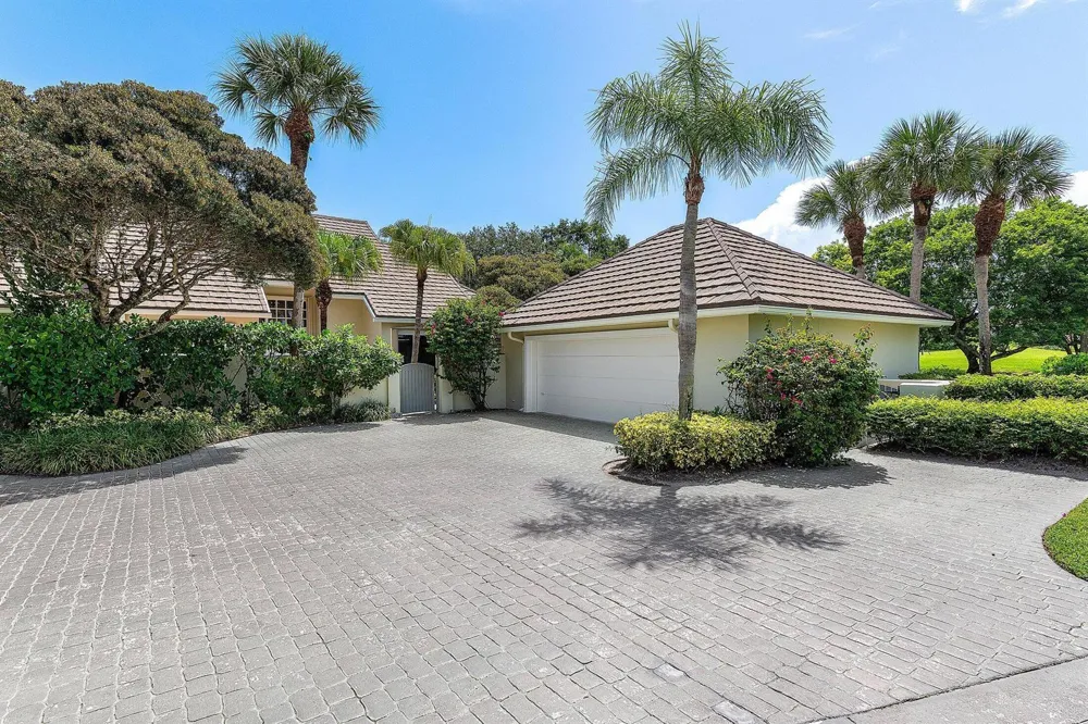 2584 Muirfield Court Wellington, FL 33414