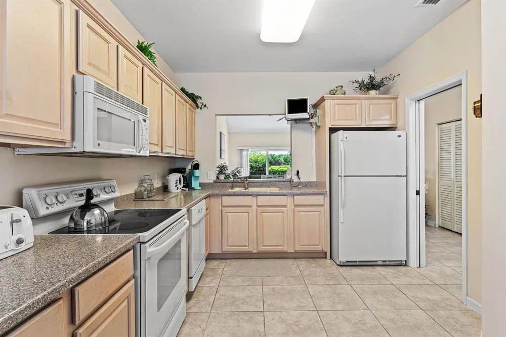 2584 Muirfield Court Wellington, FL 33414