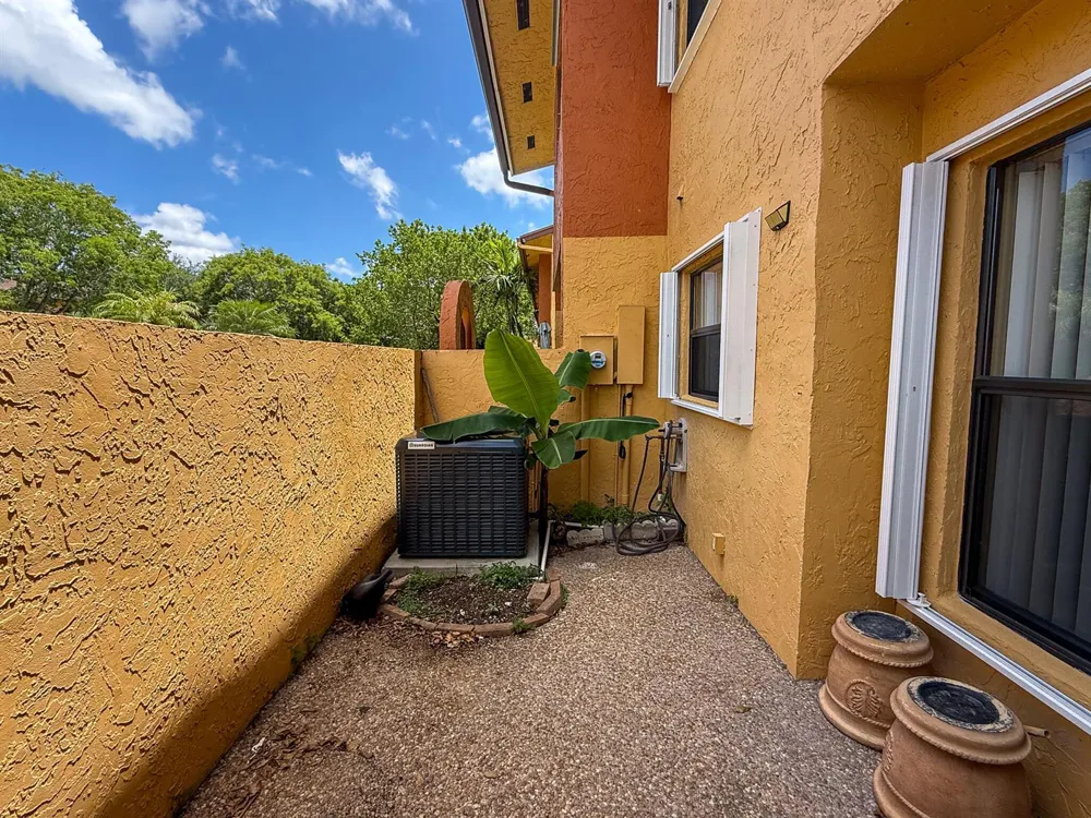 4567 NW 90th Avenue Sunrise, FL 33351