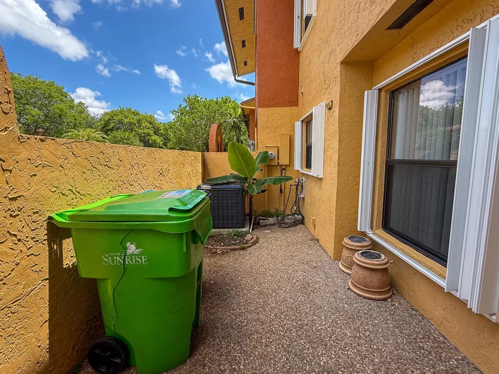 4567 NW 90th Avenue Sunrise, FL 33351