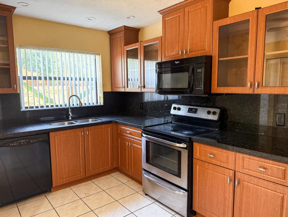 4567 NW 90th Avenue Sunrise, FL 33351