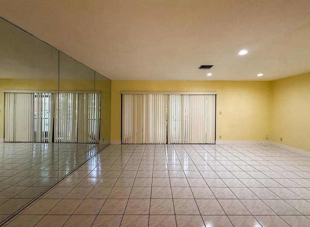 4567 NW 90th Avenue Sunrise, FL 33351