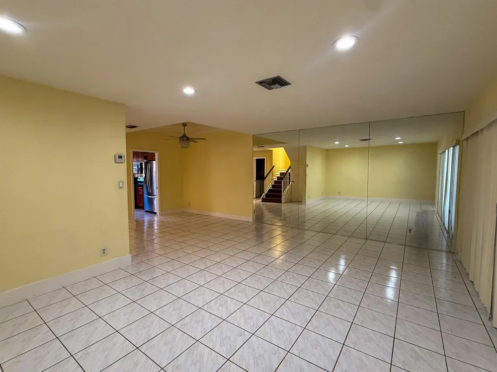 4567 NW 90th Avenue Sunrise, FL 33351