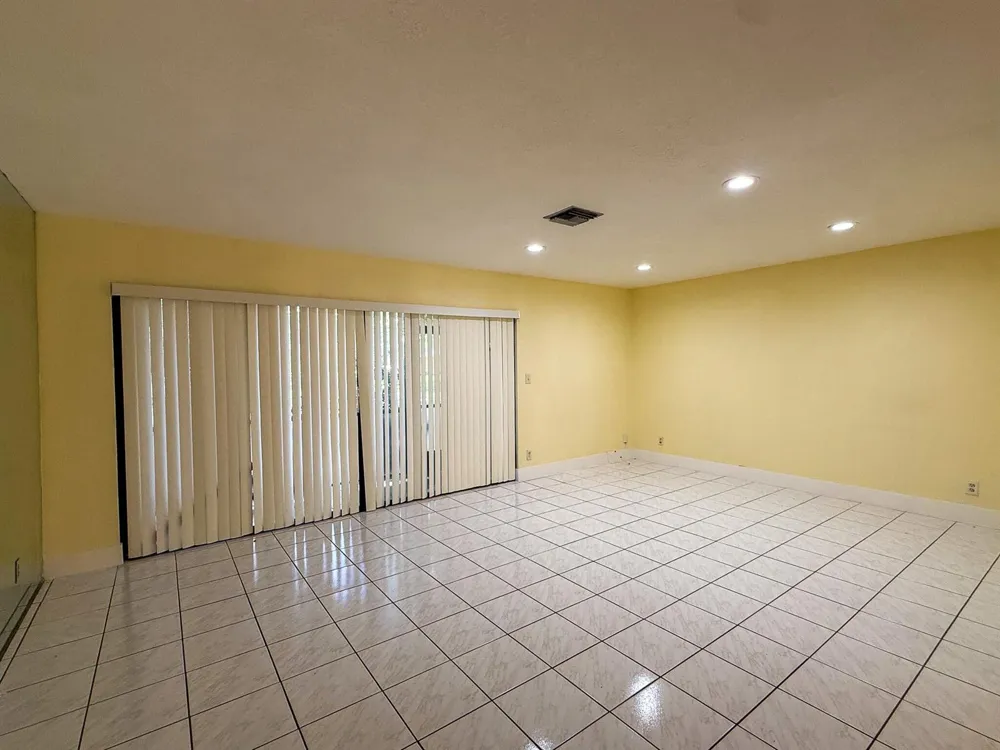 4567 NW 90th Avenue Sunrise, FL 33351