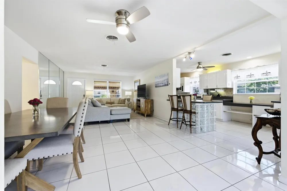 8455 SE Palm Street Hobe Sound, FL 33455