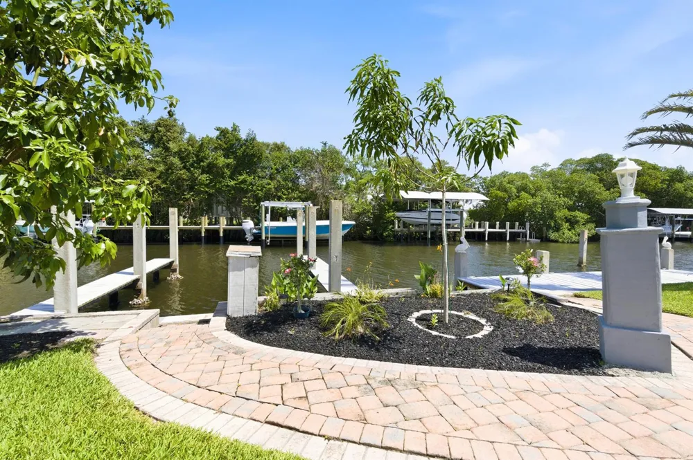 8455 SE Palm Street Hobe Sound, FL 33455