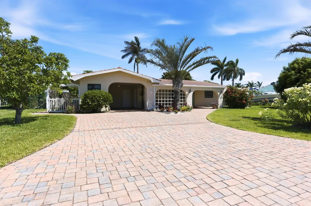 8455 SE Palm Street Hobe Sound, FL 33455