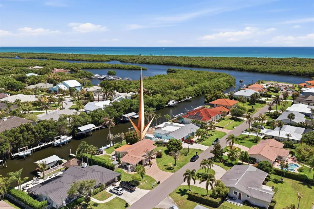 8455 SE Palm Street Hobe Sound, FL 33455