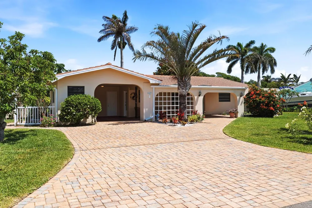 8455 SE Palm Street Hobe Sound, FL 33455