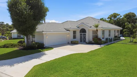 7756 SE Bay Cedar Circle