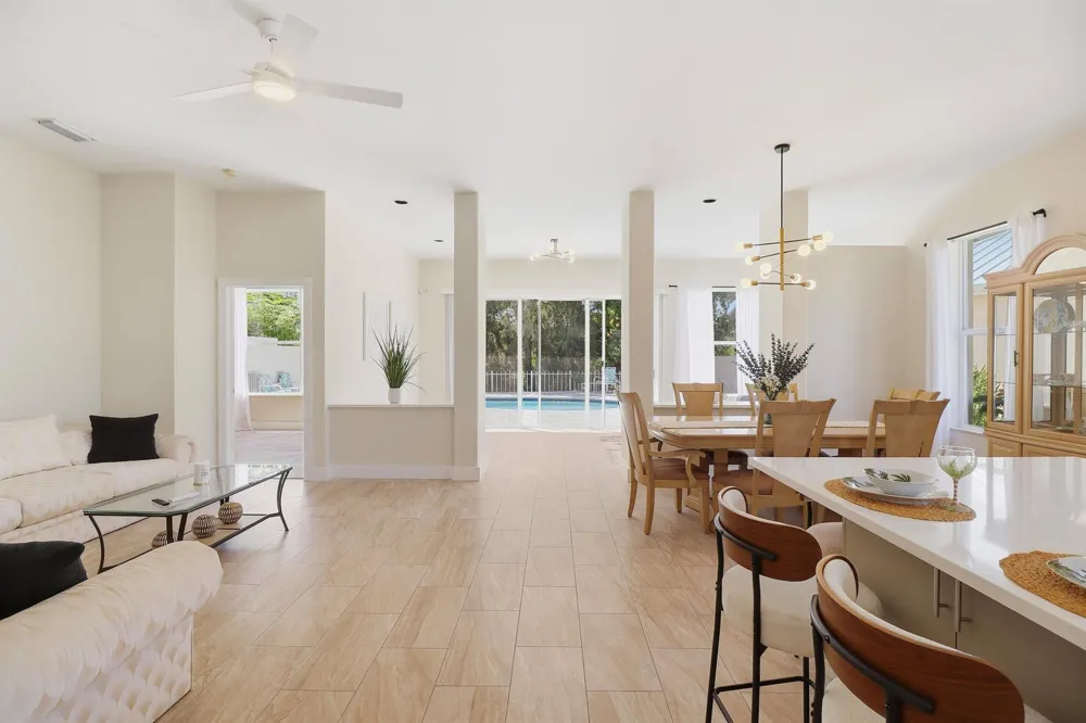7756 SE Bay Cedar Circle Hobe Sound, FL 33455