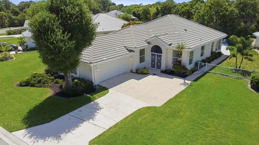 7756 SE Bay Cedar Circle Hobe Sound, FL 33455
