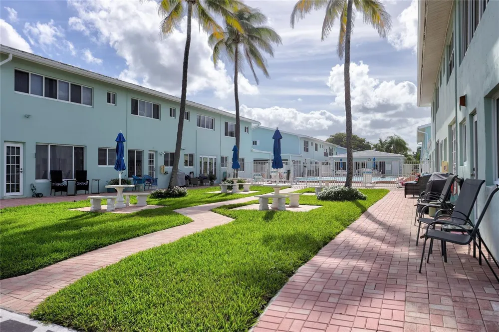 5400 Ocean Boulevard #32 Lauderdale By The Sea, FL 33308