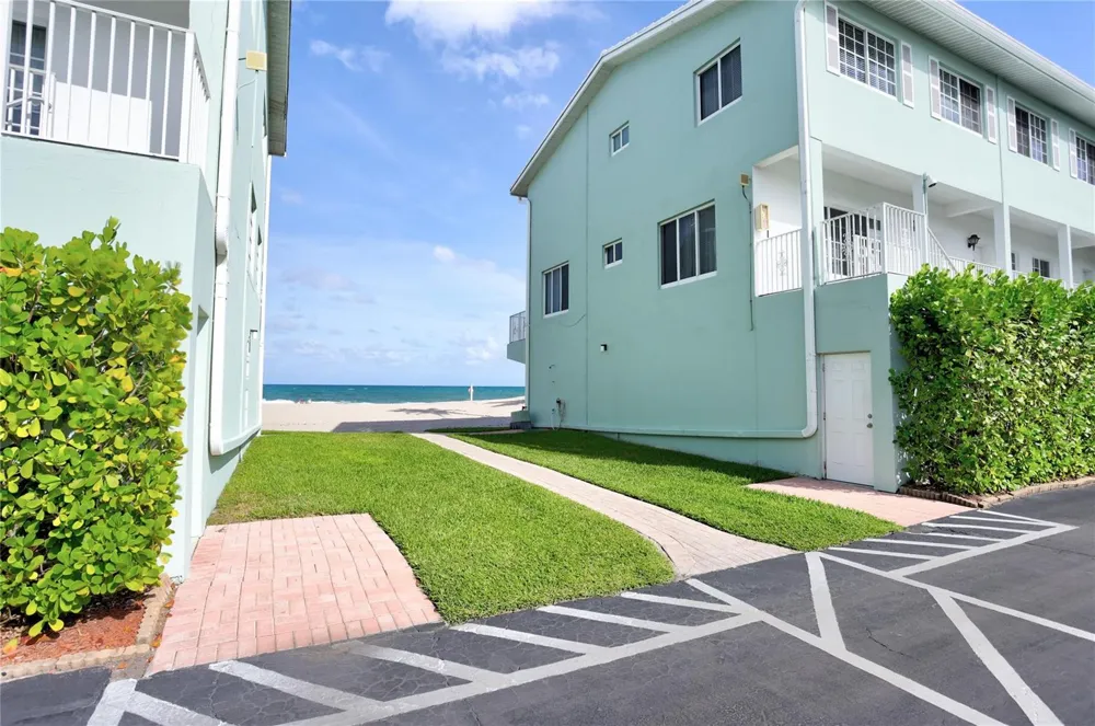 5400 Ocean Boulevard #32 Lauderdale By The Sea, FL 33308